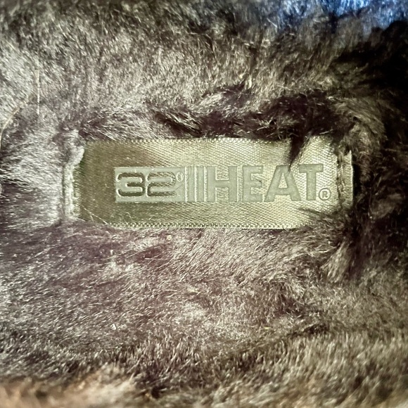 Super soft luxury 🖤 slipper - Picture 2 of 4